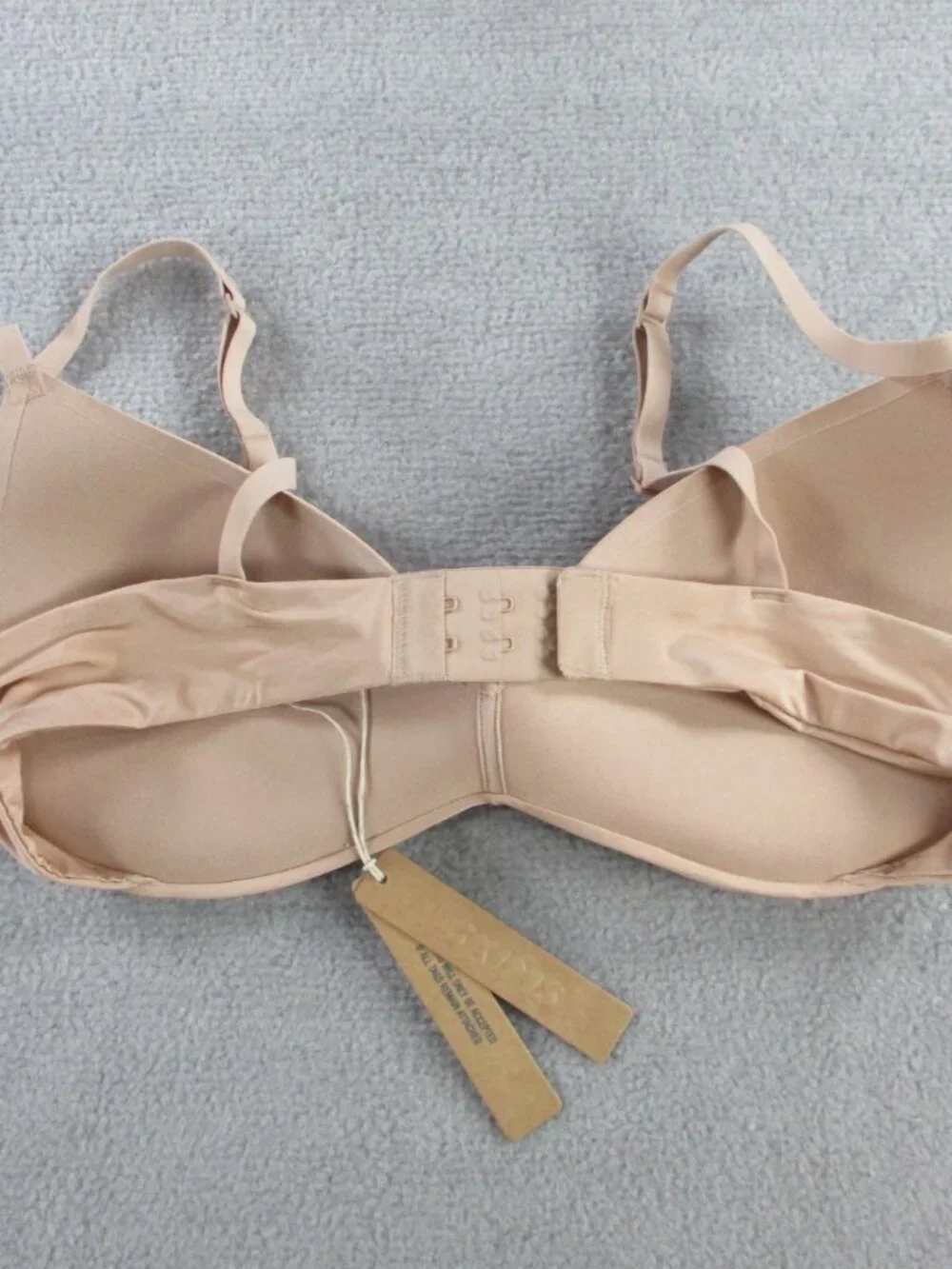 SKIMS Wireless Form Push Up Plunge Bra Womens 36B Clay Soft Foam Padded NEW - Picture 3 of 6